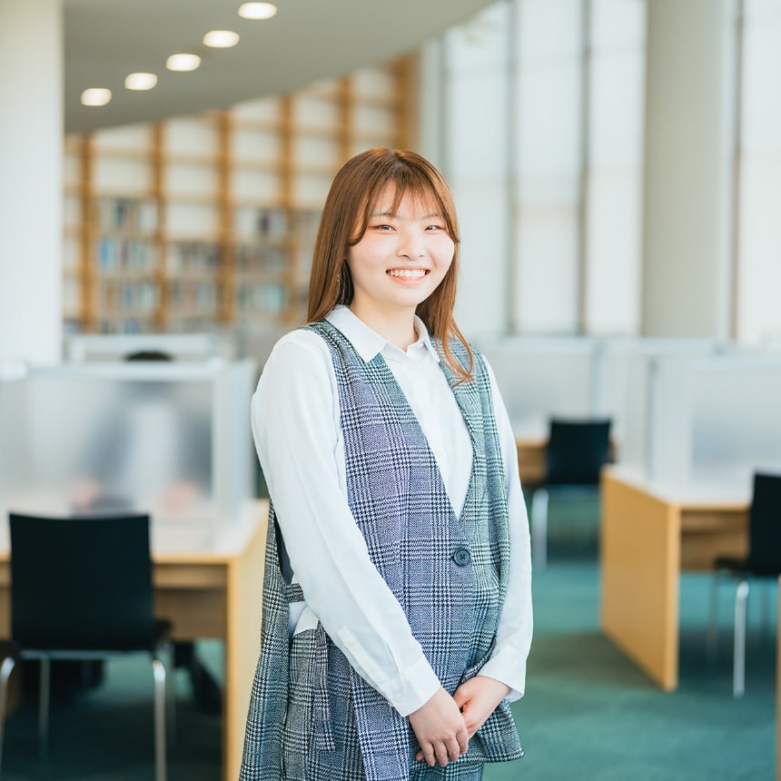 法学部法学科2年［三重県立四日市西高等学校出身］浪野美紅
