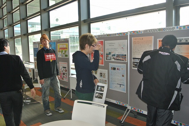 経済学部村上ゼミによる展示