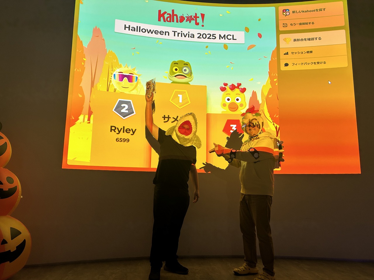 クイズ大会の優勝者の写真です。