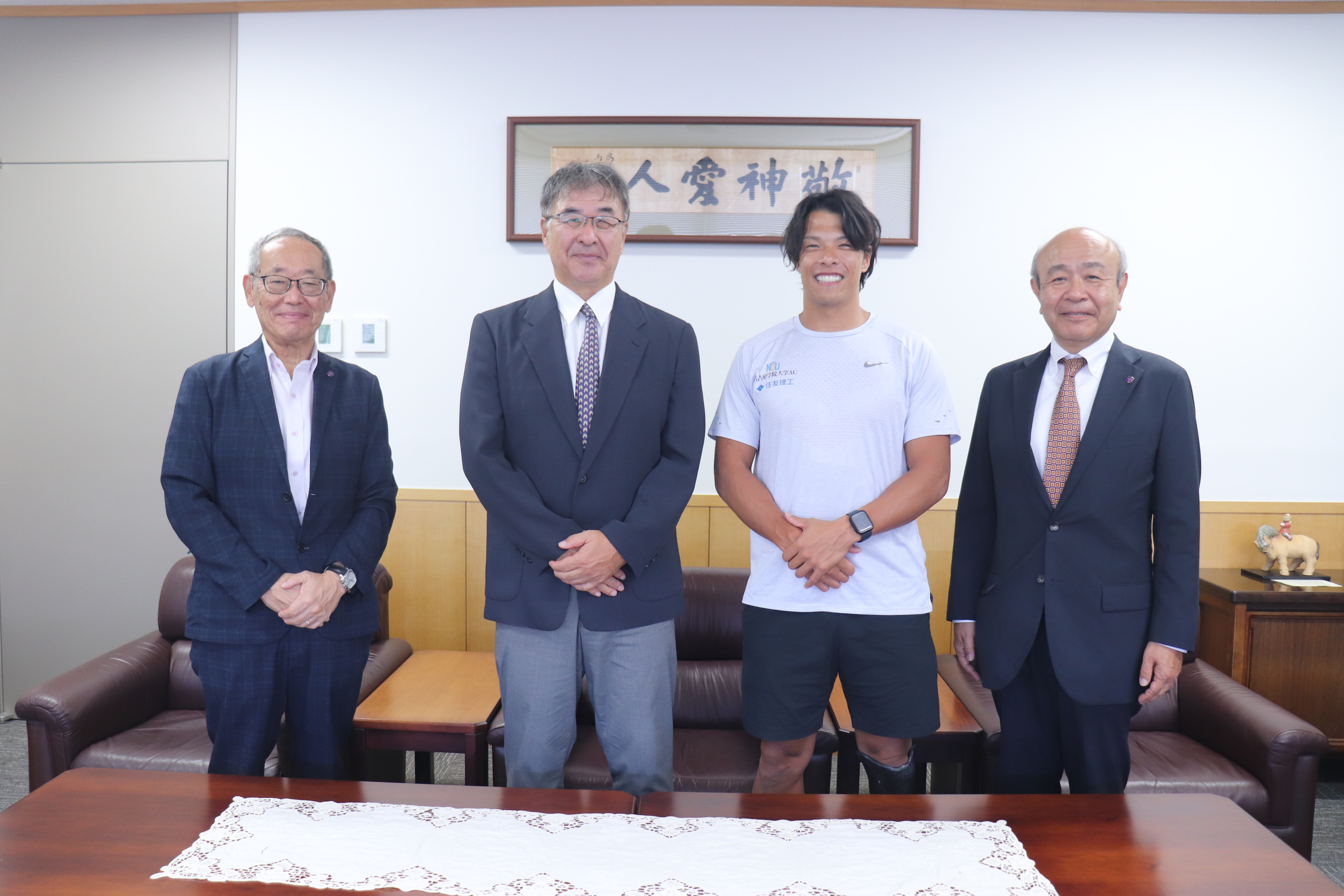 「愛知・名古屋2026アジアパラ競技大会」陸上競技の出場決定を理事長、学長に報告しました