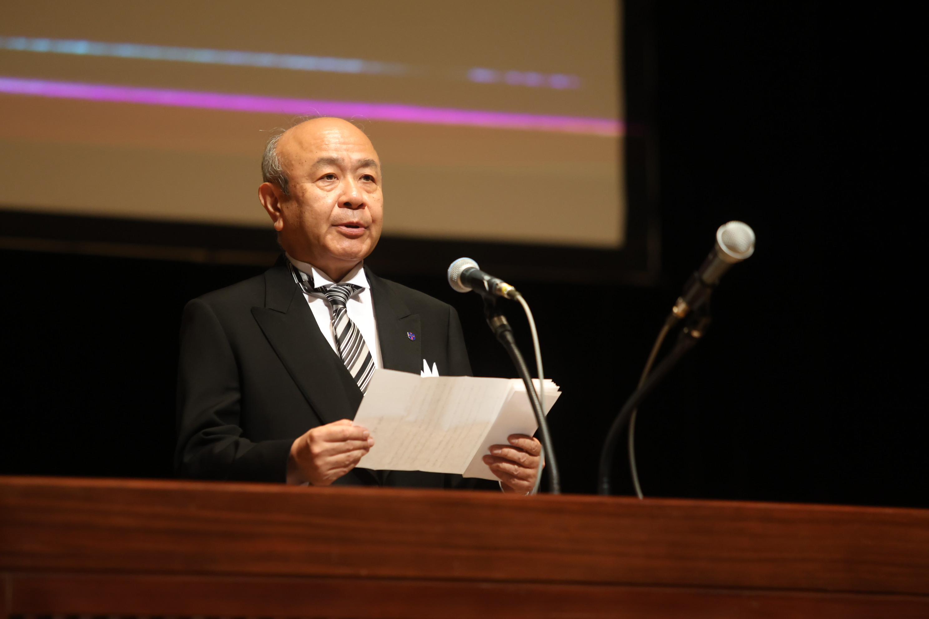 伊沢学長による式辞